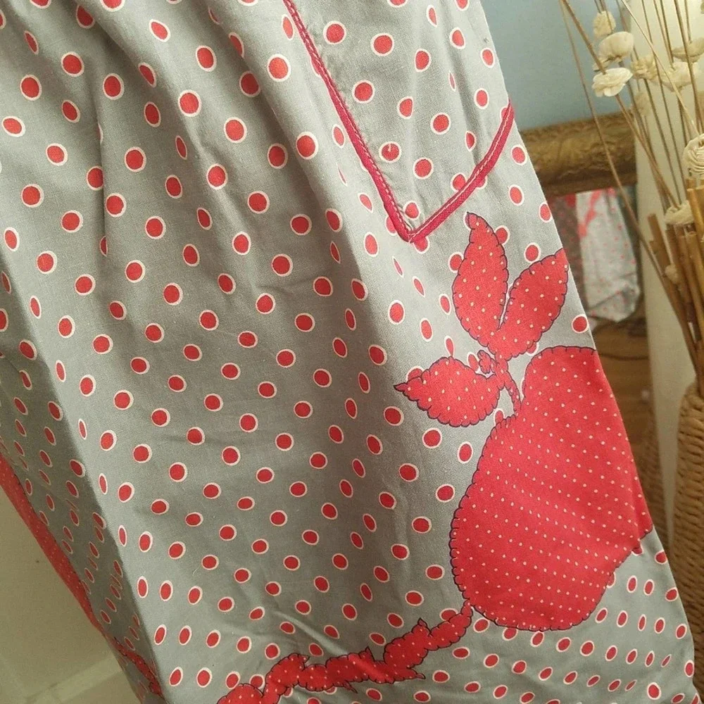 Vintage Apron | Gray & Red Apple Tie-Up Apron